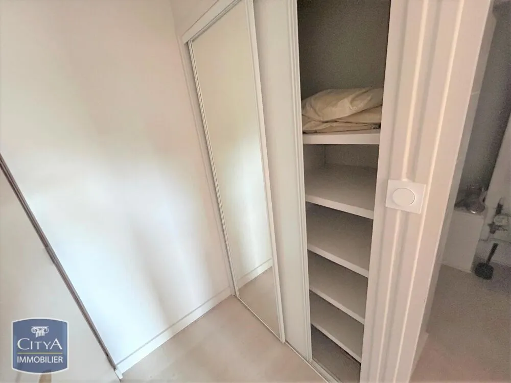 Pièces - Appartement T1 Meublé avec Balcon à Clermont-Ferrand