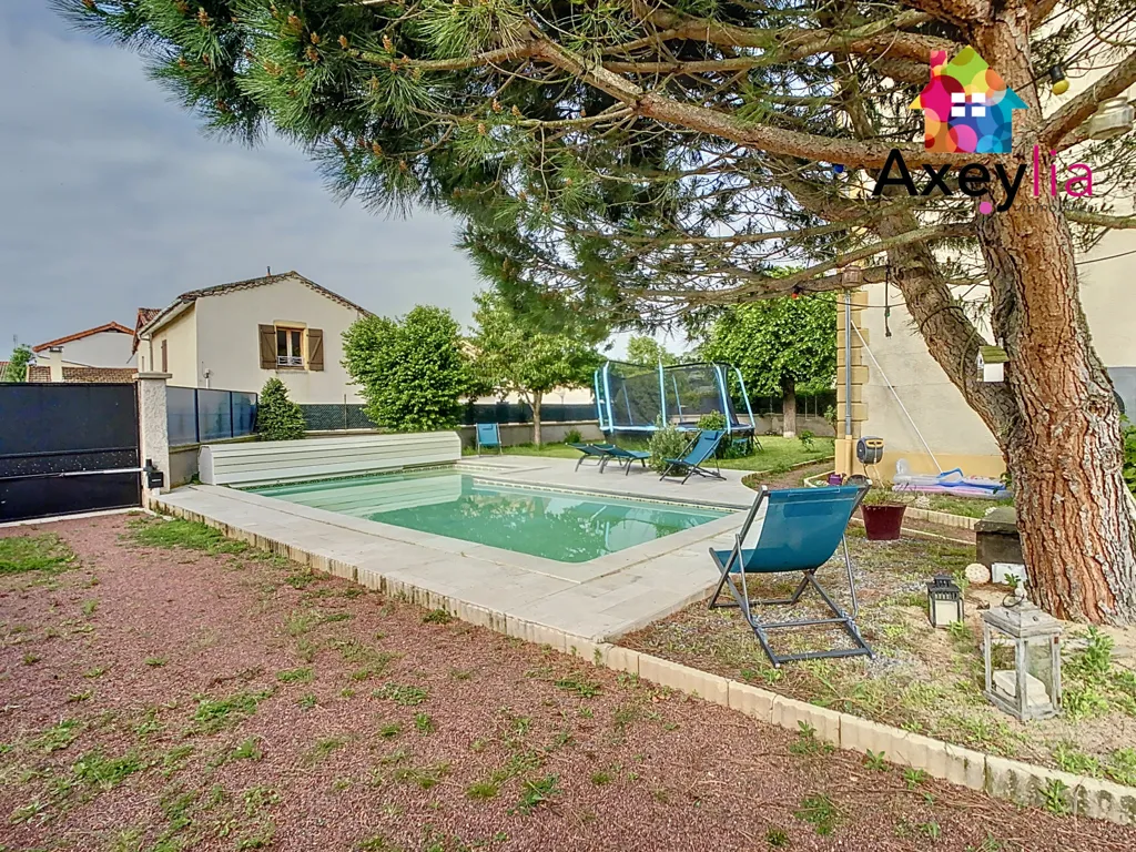 Bassein - Renovated House with Pool near Mably