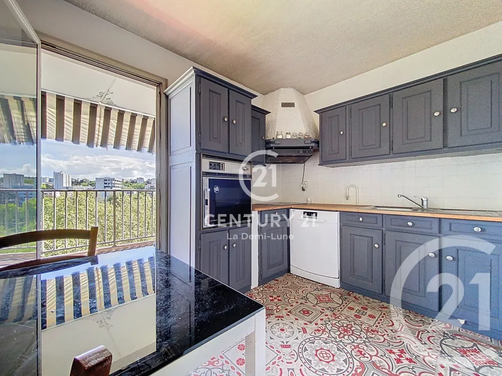 Cuisine - Appartement 5 Pièces avec Balcon Vue sur Fourvière à Lyon 9e