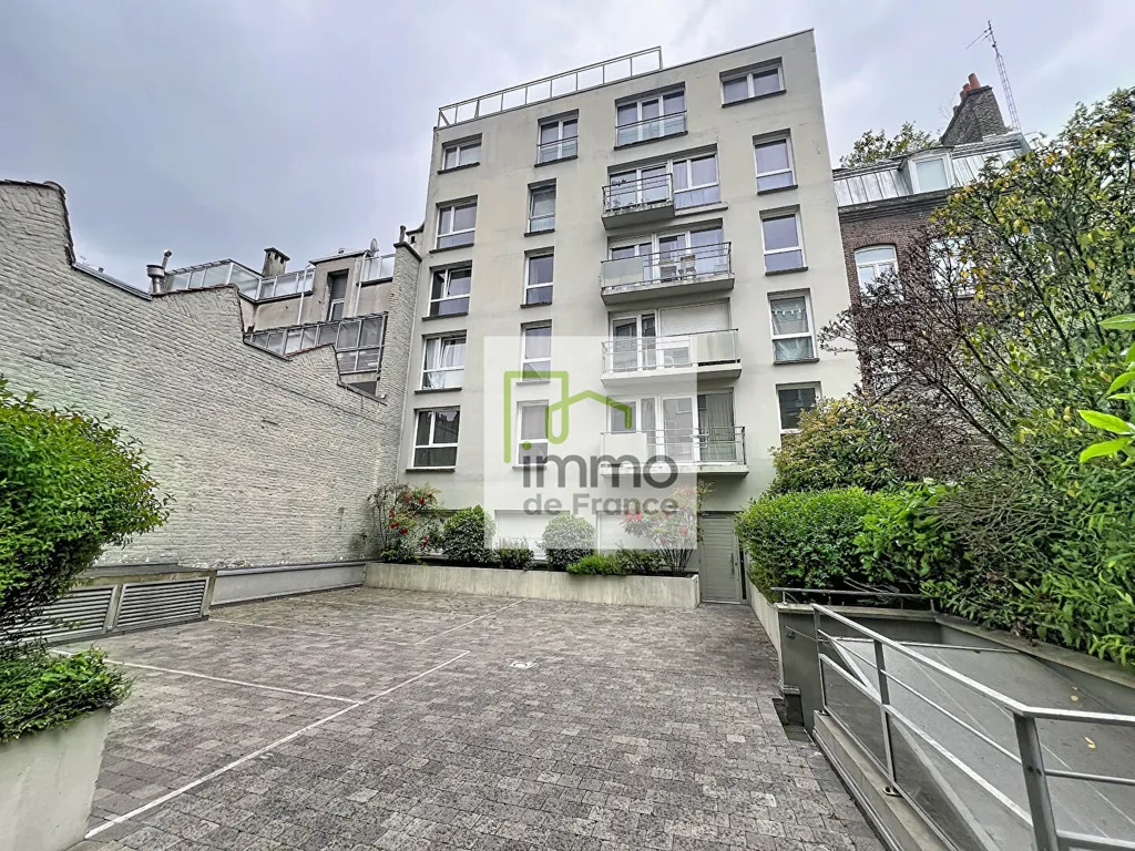 Aed - Modern Flat with Balcony in Lille
