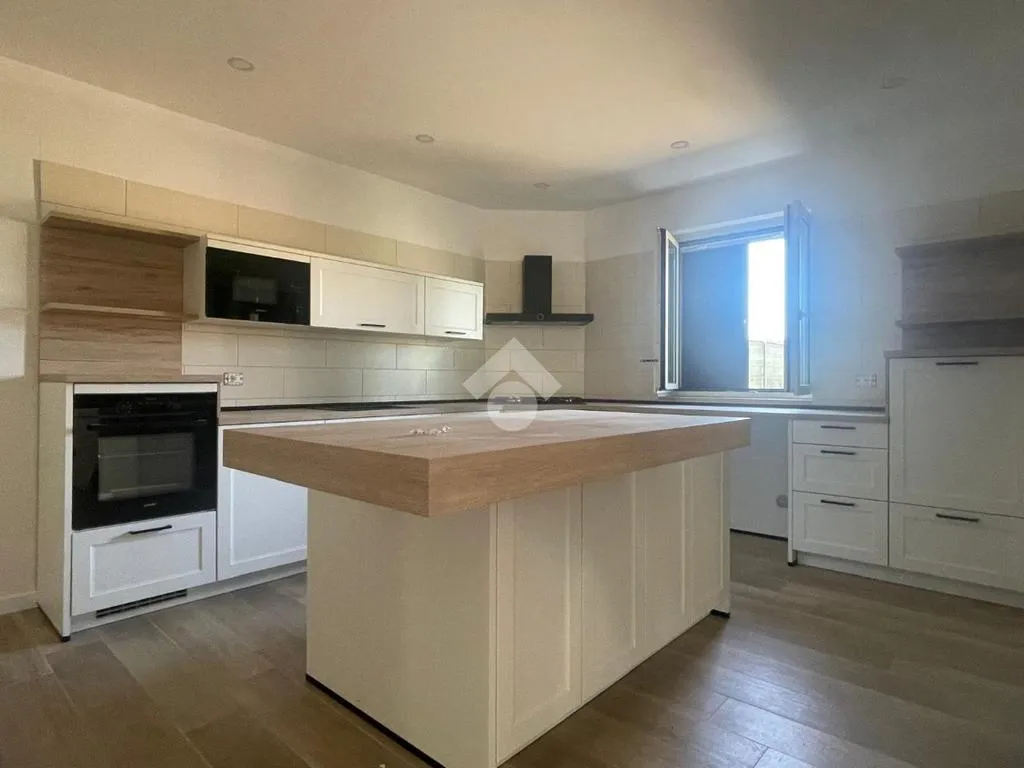 Cucina - Casa indipendente con terrazzo panoramico a San Nicola Manfredi