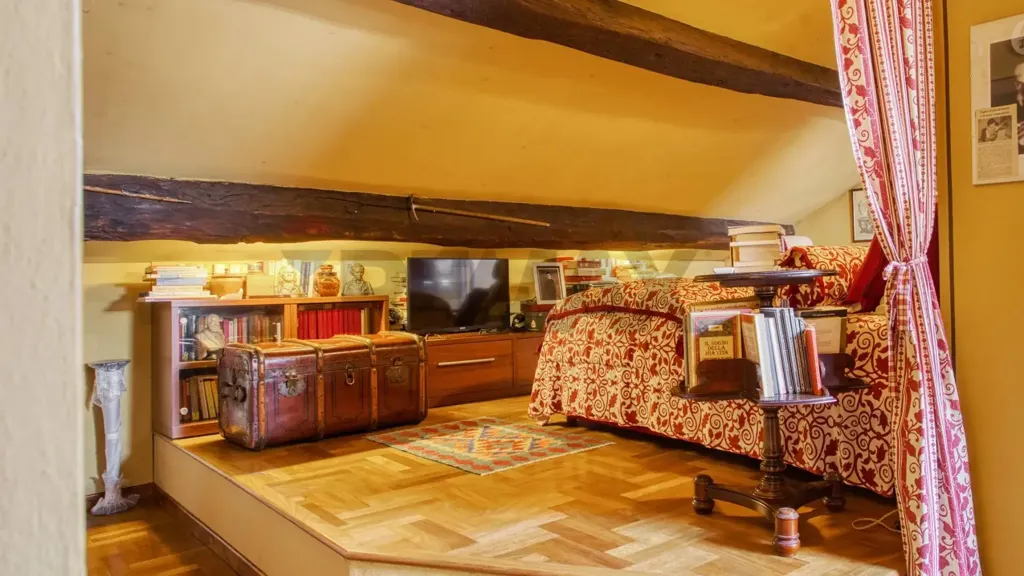 Chambres - Historic Apartment with Double Balcony in Novara