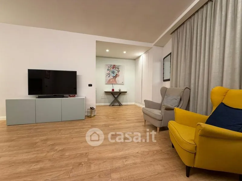 Séjour - Fully Furnished Triplex with Balcony in Caserta