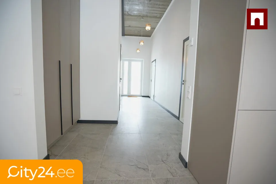 Entrée - Modern Apartment with Terrace in Mārupe