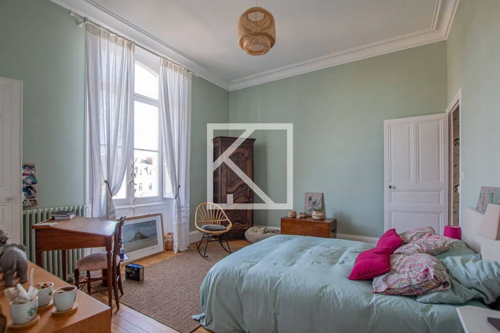 Chambres - Maison de Luxe avec Jardin Intime à Angers