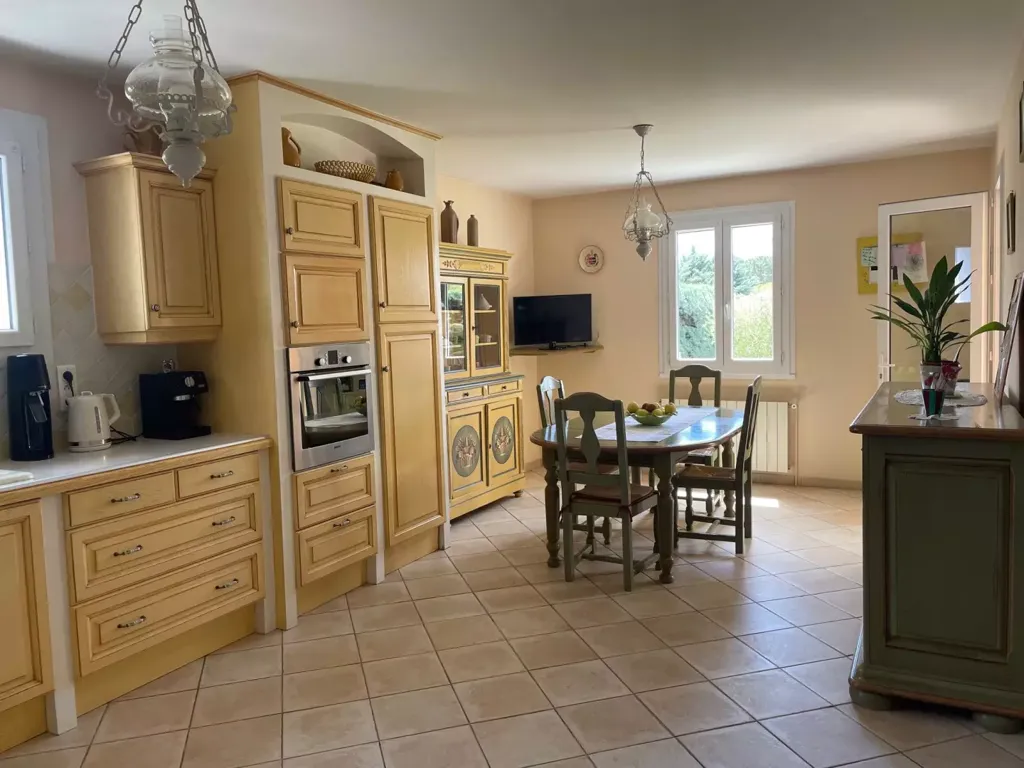 Cuisine - Villa avec Piscine et Jardin à Uzès