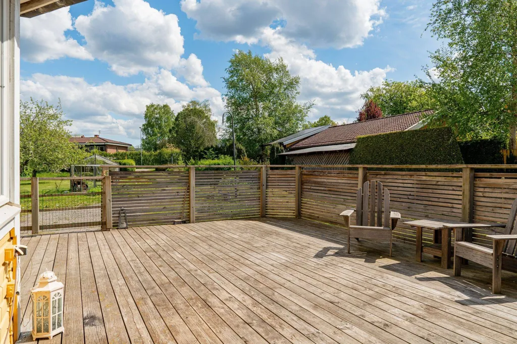 Terrass - Family Villa with Workshop in Varnhem