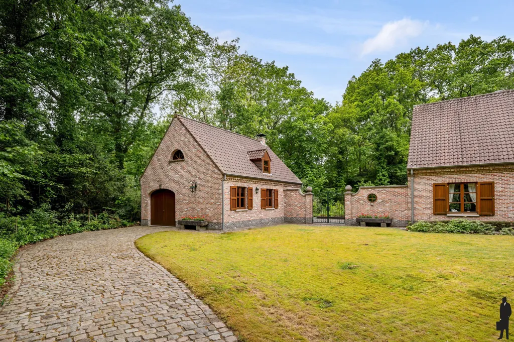 Exterior - Country Villa with Terrace and Garden