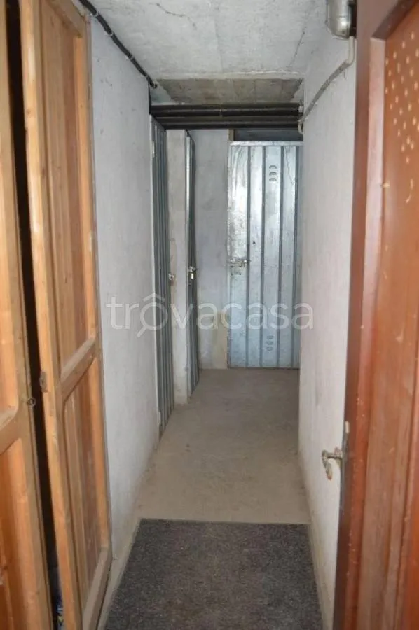 Esik - Apartment with Balcony in Roburent