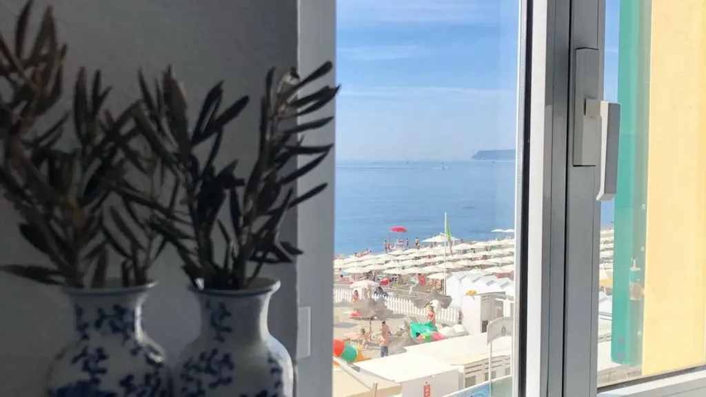 Toad - Seafront Apartment in Varazze