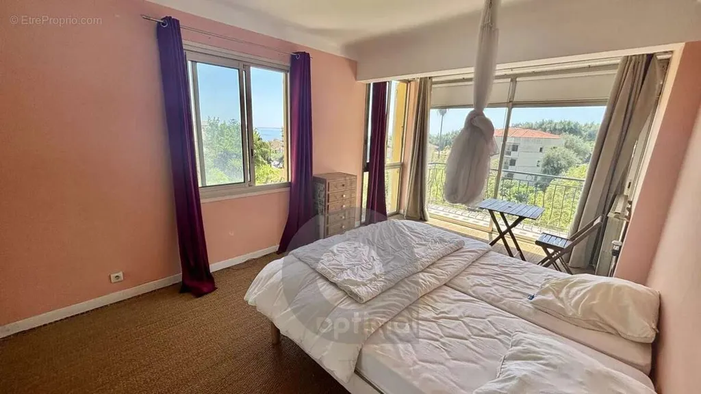 Magamistoad - 4-Piece with Sea View in Menton Garavan
