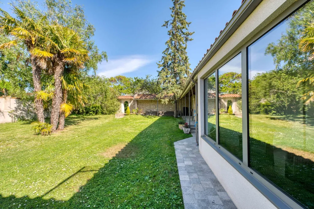 Aed - Luxury House with Pool in Lagord
