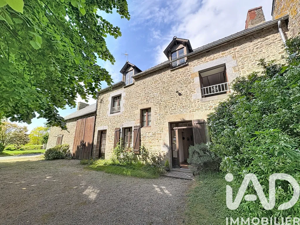 Jardin - Maison en Pierre avec Grenier à Epiniac