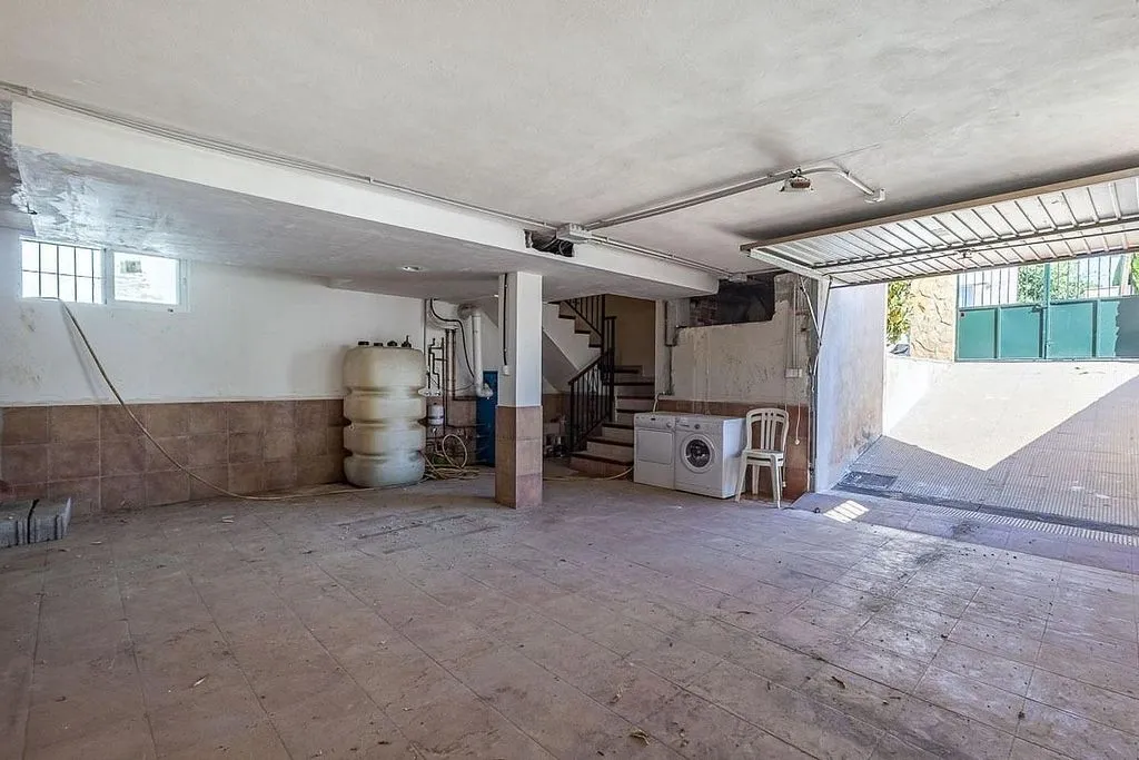 Garage - Chalet with Pool in Otura, Granada