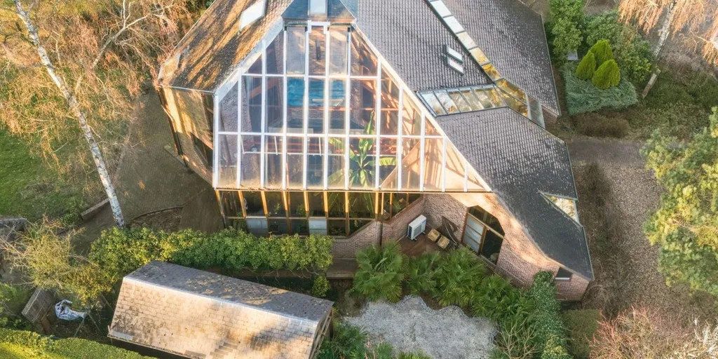 Vista aerea - Architectural House with Water View in Keerbergen