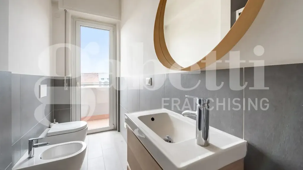 Salles de bain - Modernised Studio with Balcony in Porta Venezia, Milan