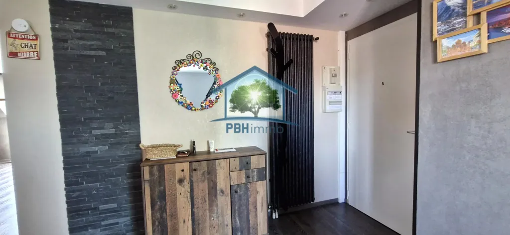 Entrée - Appartement Duplex avec 3 Espaces Extérieurs à Ingwiller