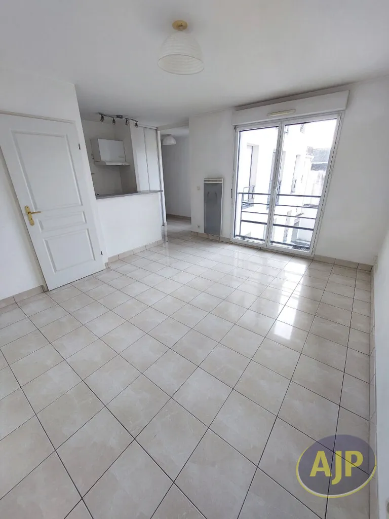 Séjour - Studio Lumineux à Nantes, Rond-Point de Rennes