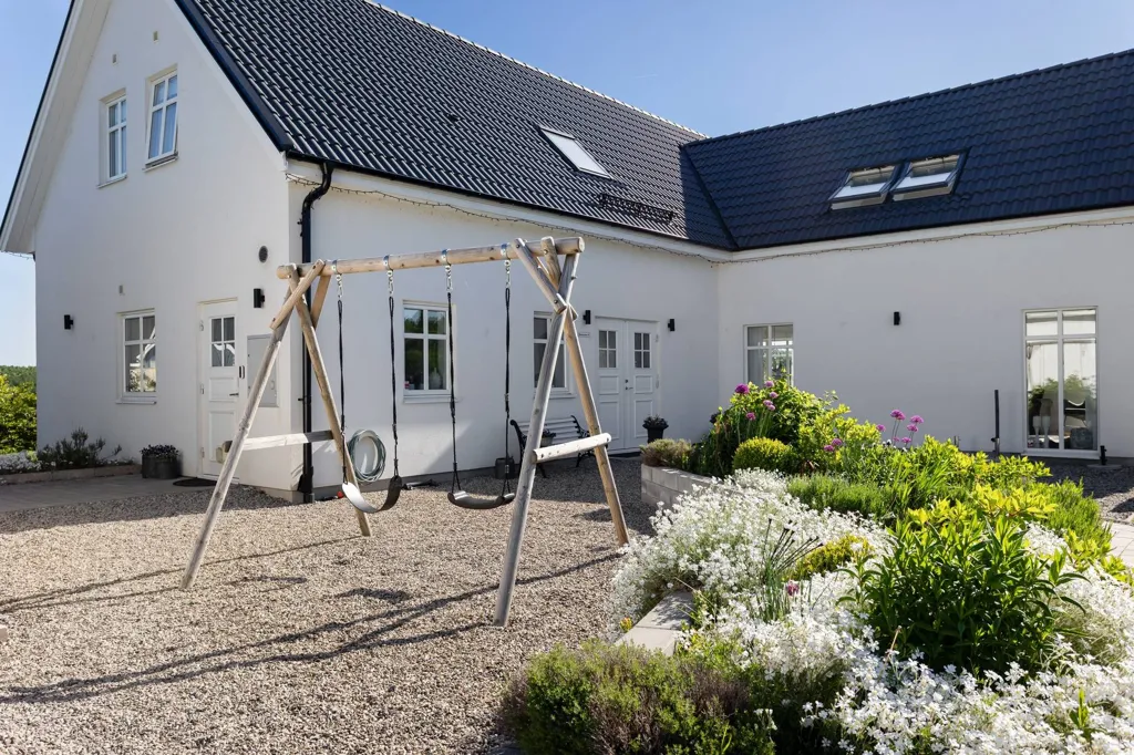 Aed - Modern Villa with Pool in Svedala