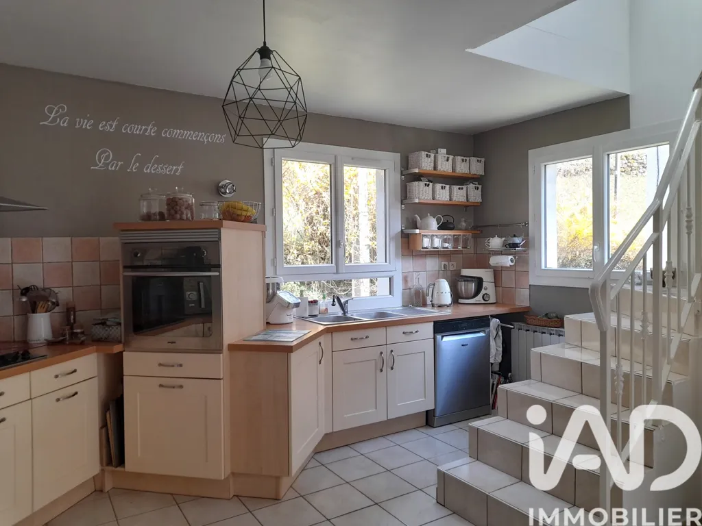 Köök - Charming House with Large Garage in Le Haut-Bréda