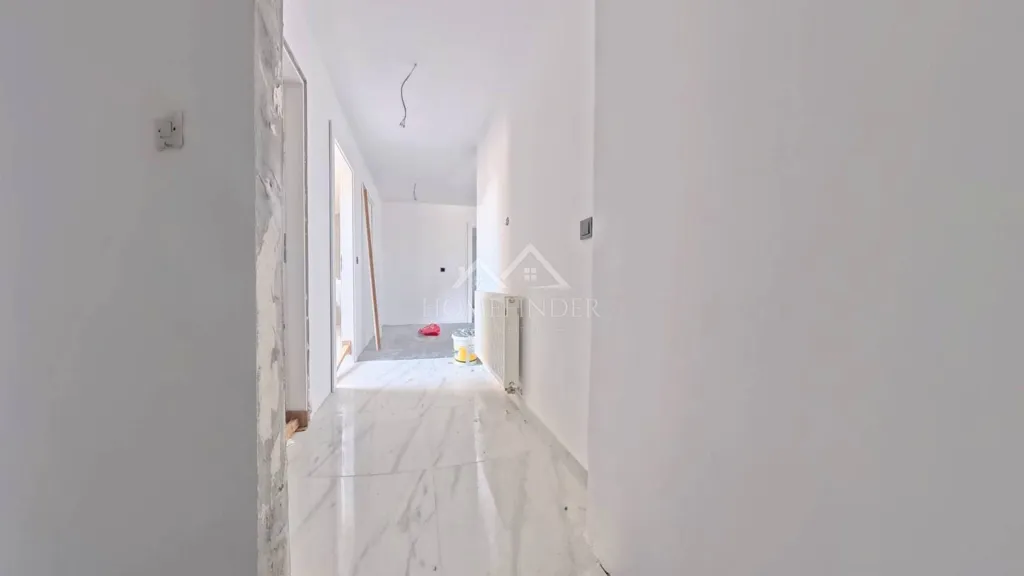 Esik - Spacious Apartment with Parking in Mala Erpenja