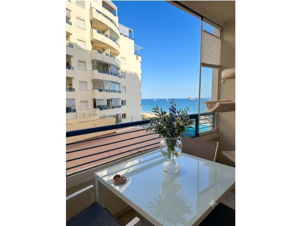 Rõdu - Luxury Flat with Seafront Views in Marbella