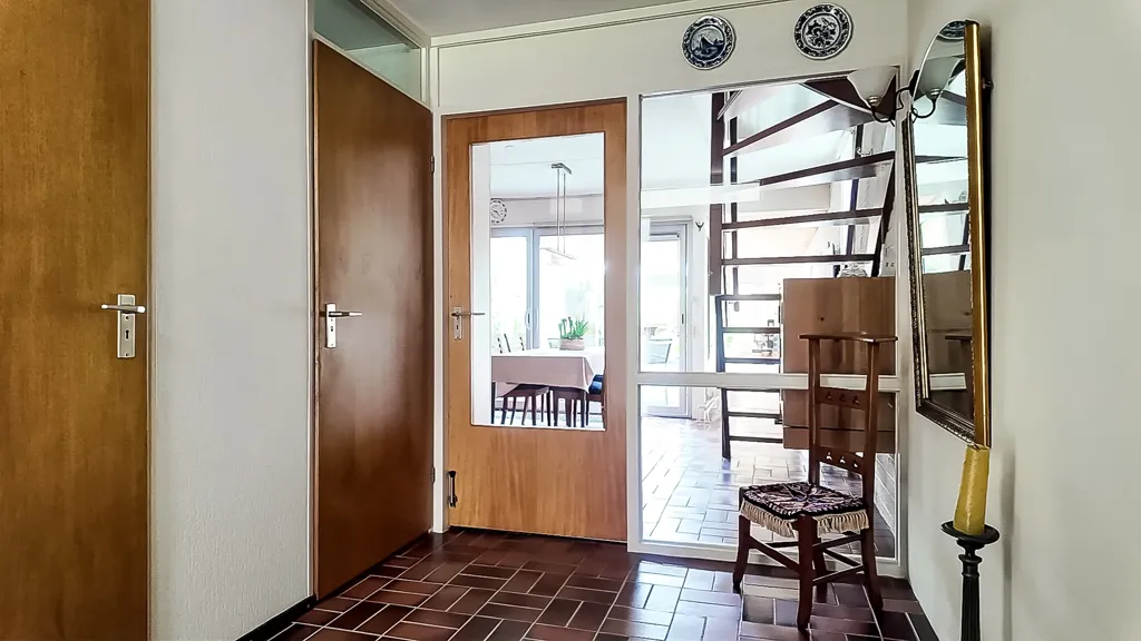 Esik - Playfully Designed Corner Home with Patio in Leiderdorp