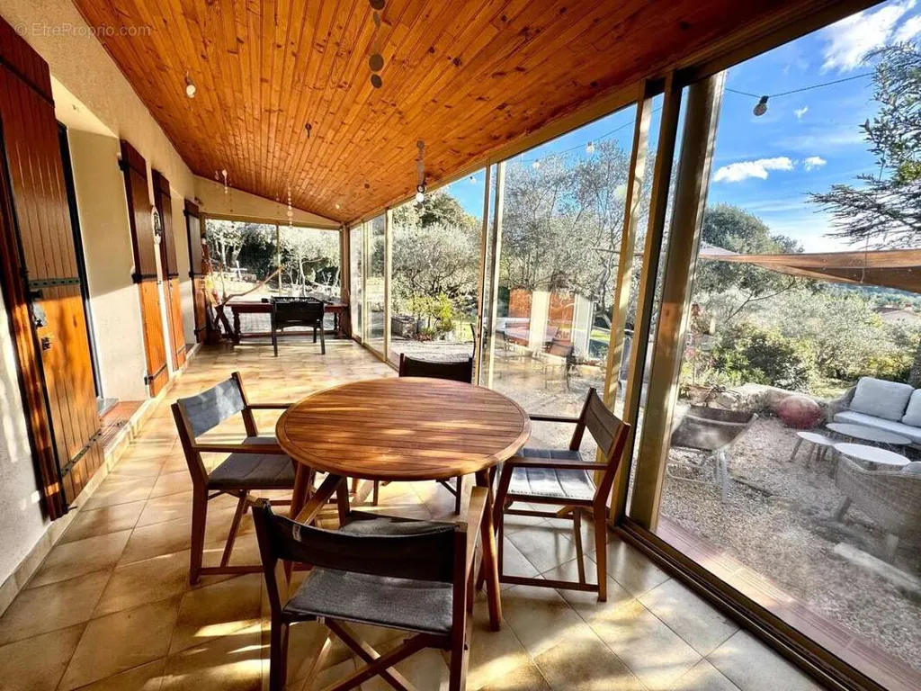 Terrass - Maison with Pool in La Bastide-Des-Jourdans