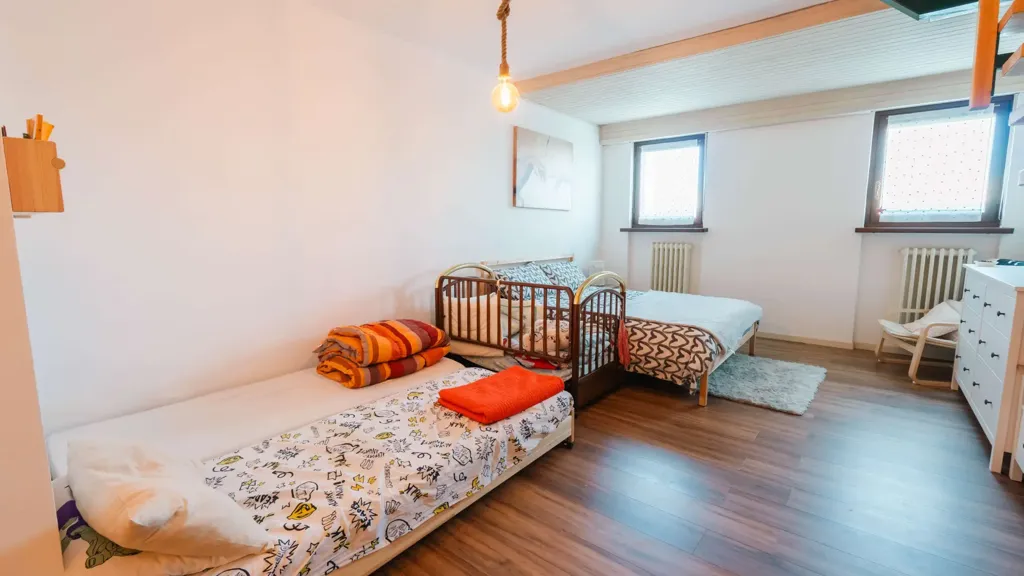 Chambres - Rustic-Style Apartment with Terrace in Bagnolo Piemonte