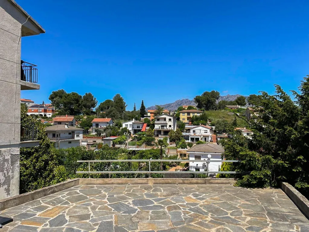 Terrass - Chalet with Pool in Esparreguera