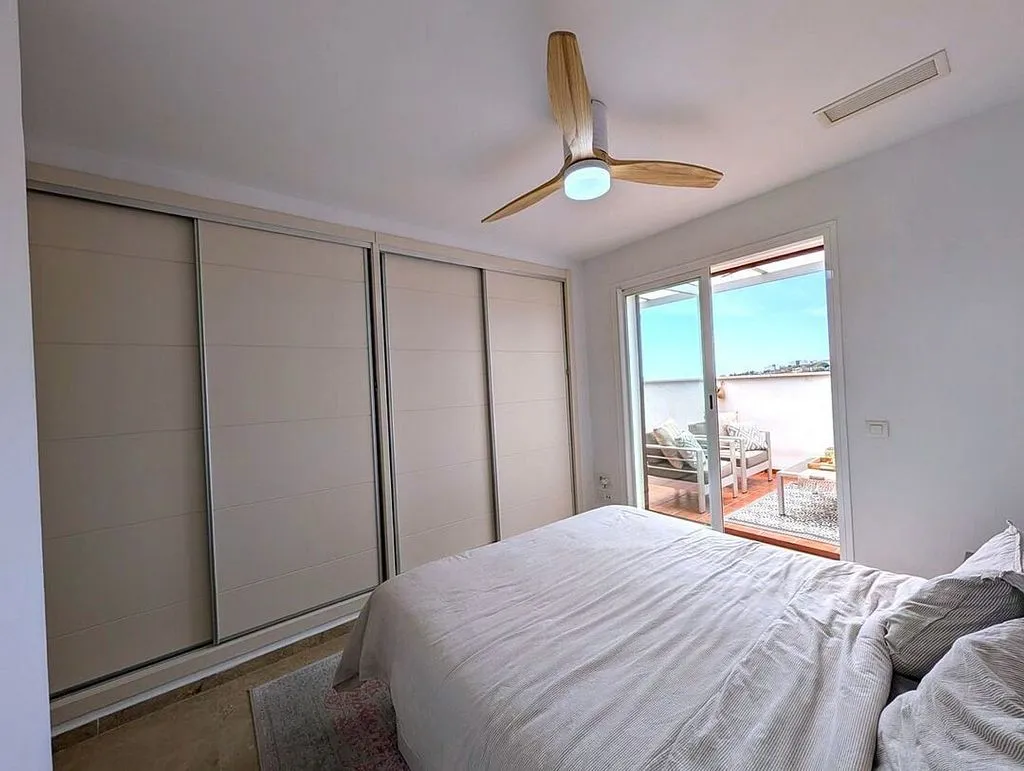 Magamistoad - Luxury Loft with Pool in La Alcaidesa
