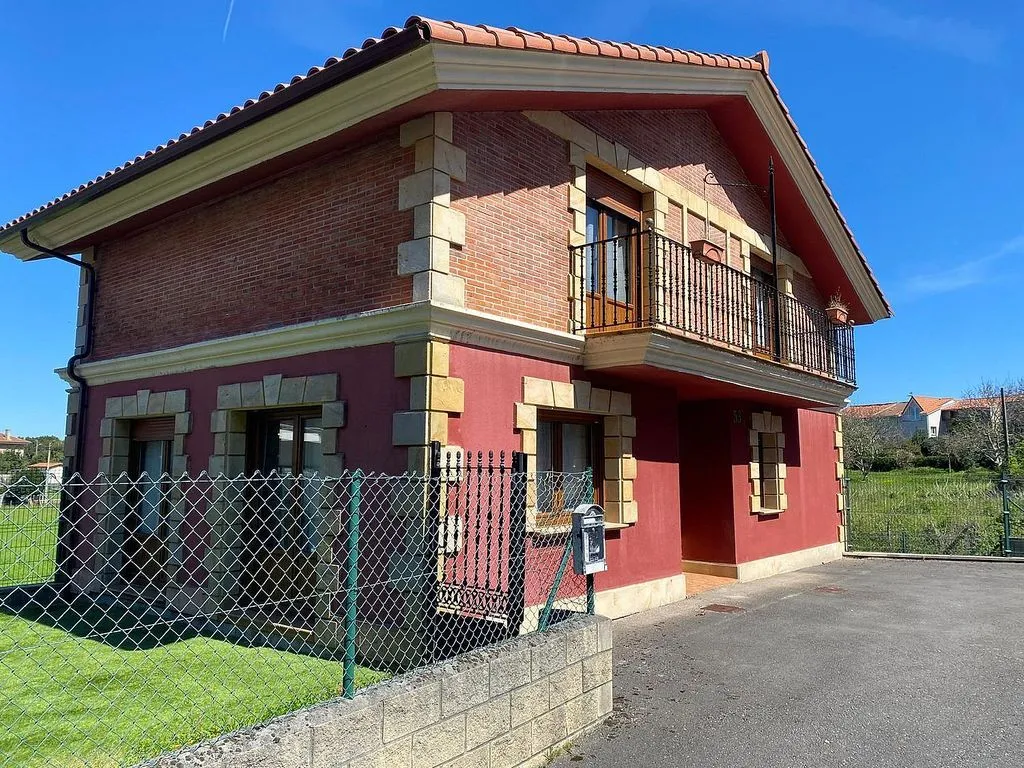 Exterior - Chalet with Pool and Terraces in Islares