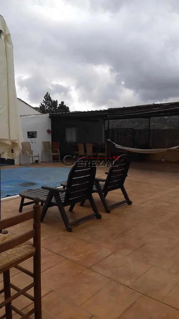 Piscine - Farmhouse with Pool in Almáchar