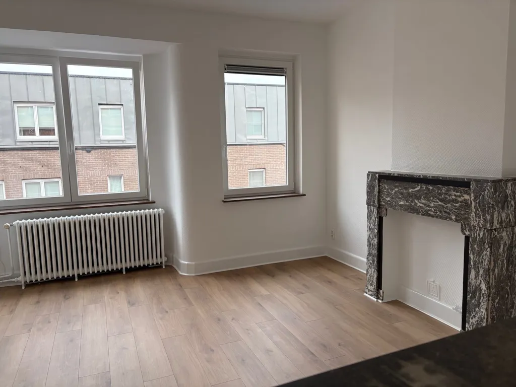 Rooms - Renovated 2-Bedroom Apartment in Namur