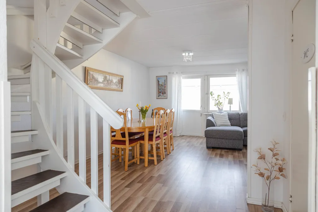 Söögituba - Terraced House with Garden in Stenby