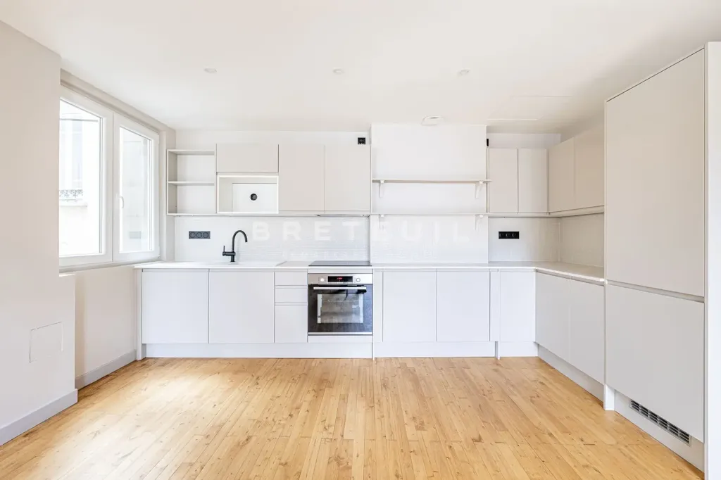 Cuisine - Appartement 4 Pièces dans un Immeuble Ancien à Paris 7ème