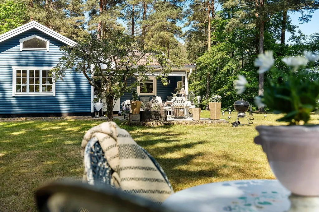 Välivaade - Villa with Mature Garden in Fältvägen