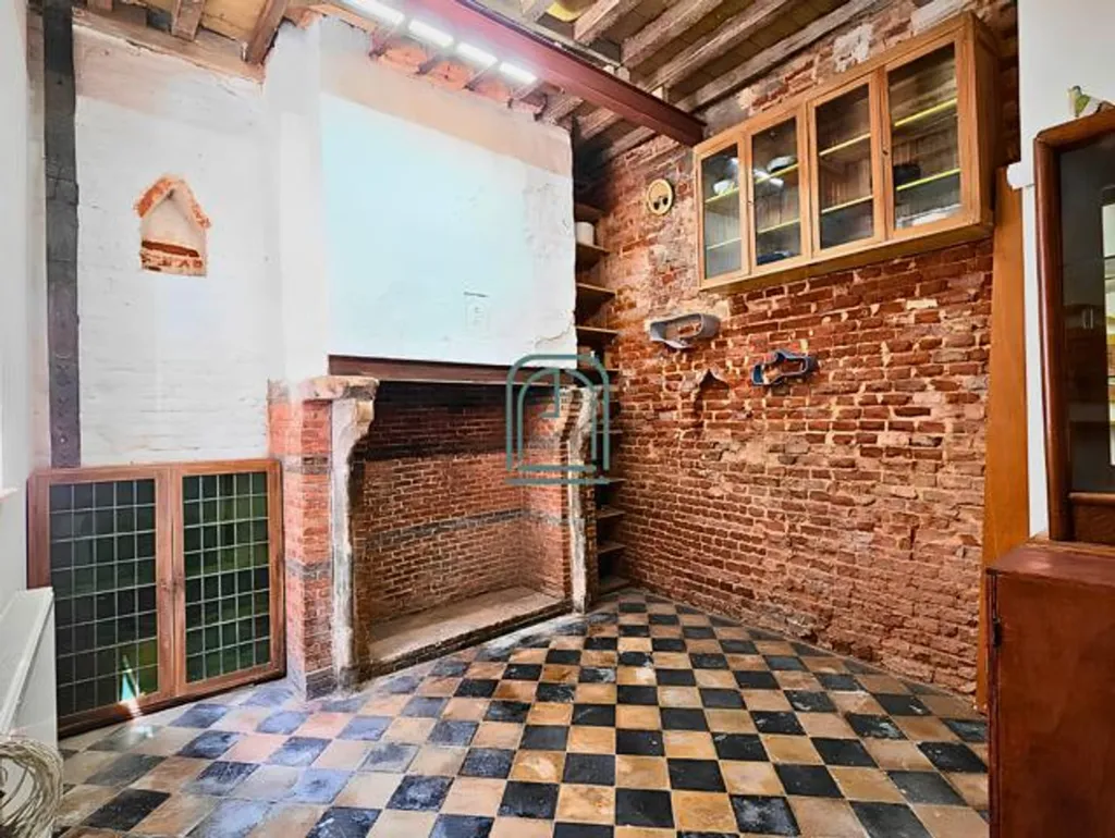 Toad - Triplex with Unique Style in Marolles, Brussels
