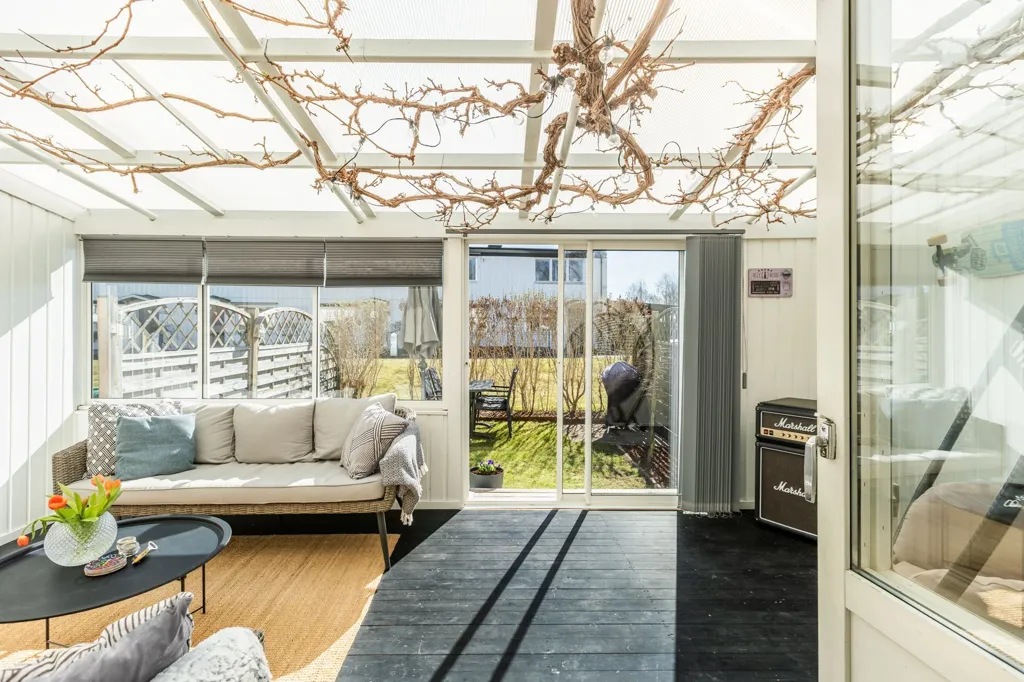 Terrasse - Terraced House with Glazed Balcony in Central Värnamo