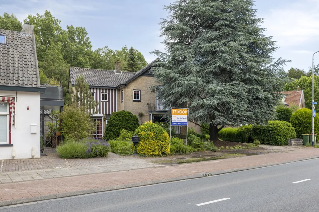 Välivaade - Free-Standing House with Garden in Breda
