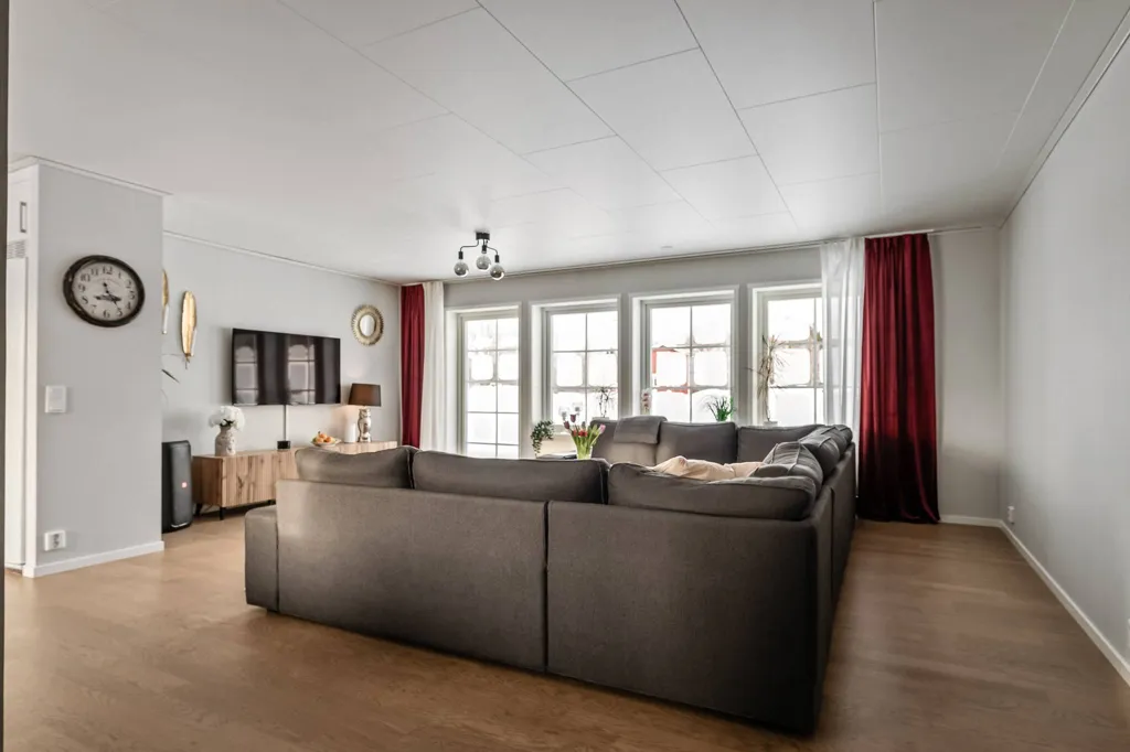 Elutuba - Modern Villa with Large Garden in Vindeln