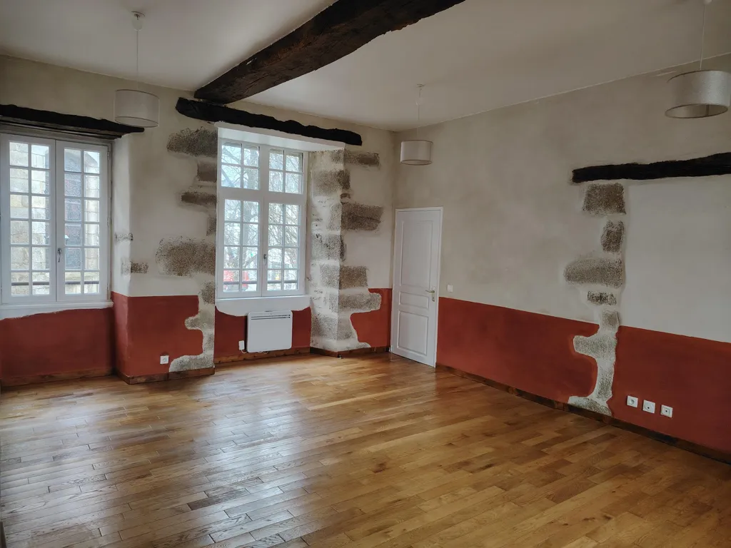 Pièces - Appartement de Caractère avec Balcon au Centre de Lesneven