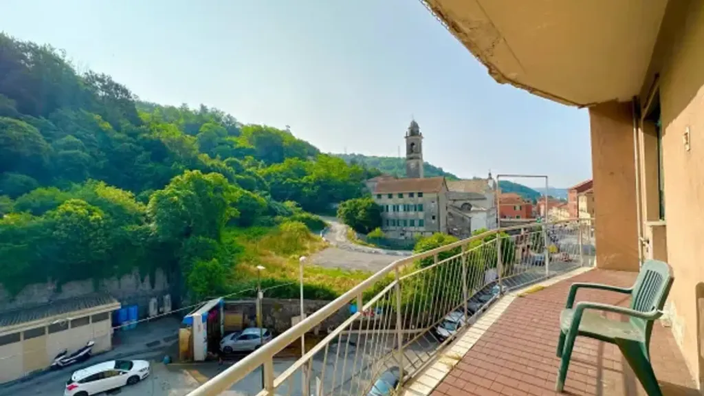 Balcon - Quadrilocale with Balcony and Terrace in Genoa