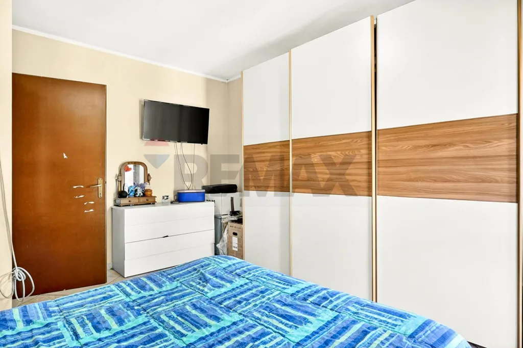 Magamistoad - Modernised Three-Bedroom Apartment, Gorla Minore