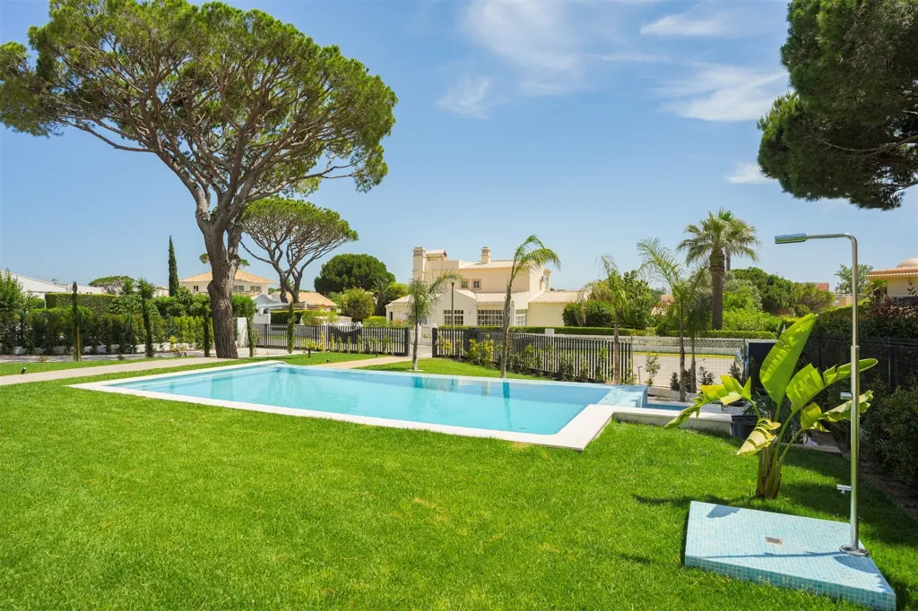 Bassein - Fully Renovated Villa in Vilamoura, Loulé