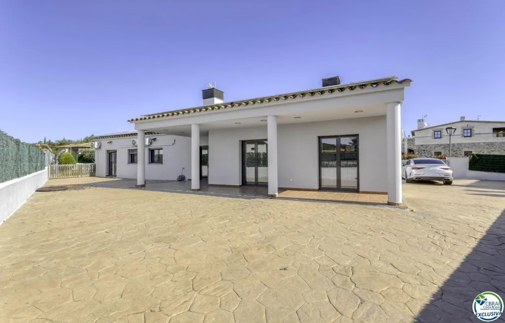 Extérieur - Chalet with Pool and Solar Panels in Carrer Canigó