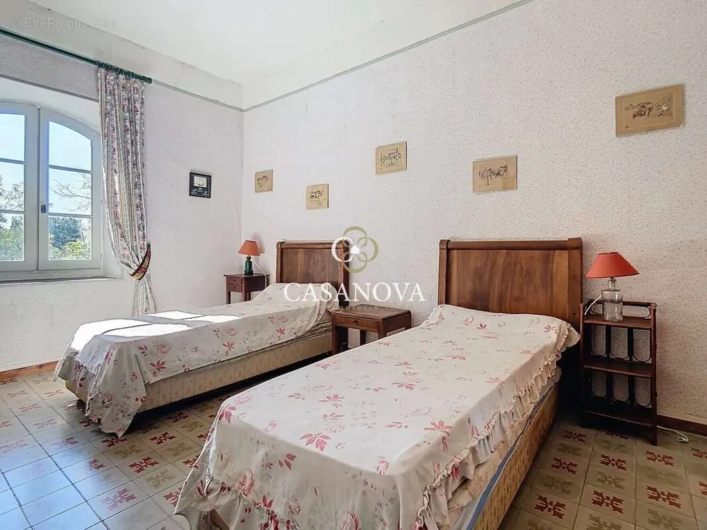 Chambres - Maison de Maître avec Dépendances entre Montpellier et Béziers