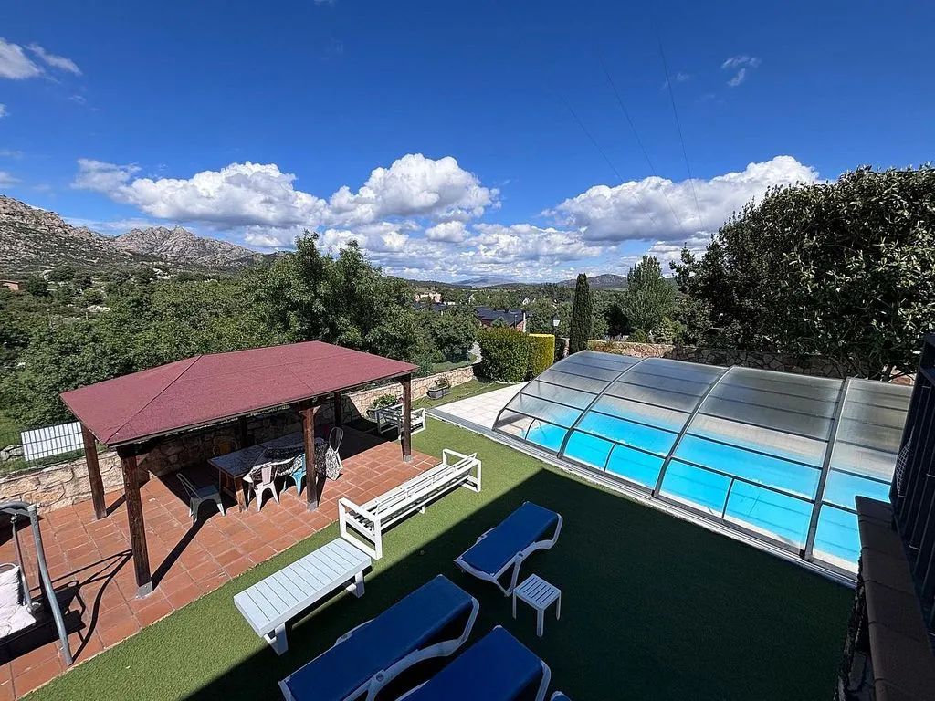 Pool - Chalet with Pool and Terrace in El Boalo