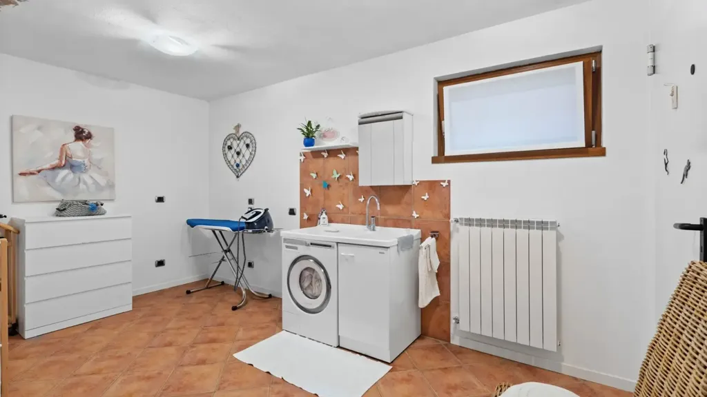 Lavanderia - Villa with Lake View in Montorfano