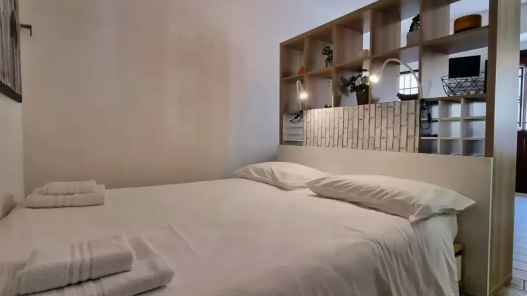 Chambres - Appartement 1 pièces à IT